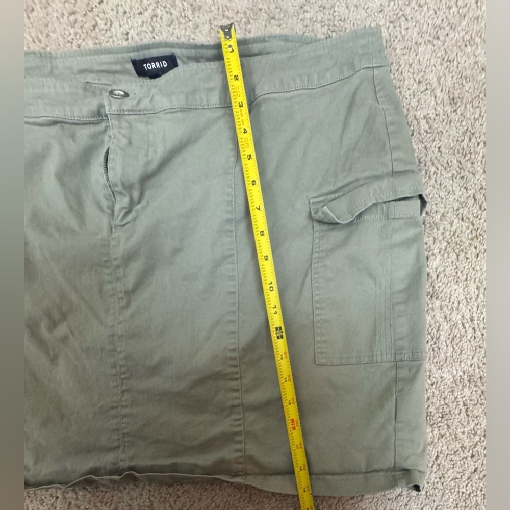Torrid Stretch Cargo Mini Skirt | Khaki Sage Green | Size 20 (2X) Utility - Picture 7 of 8